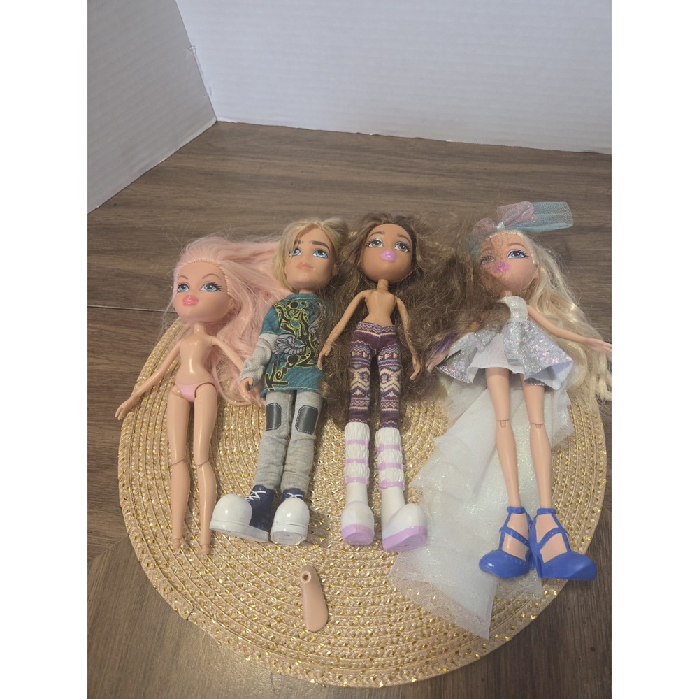 Bratz Dolls Lot Of 4, Chloe Cameron